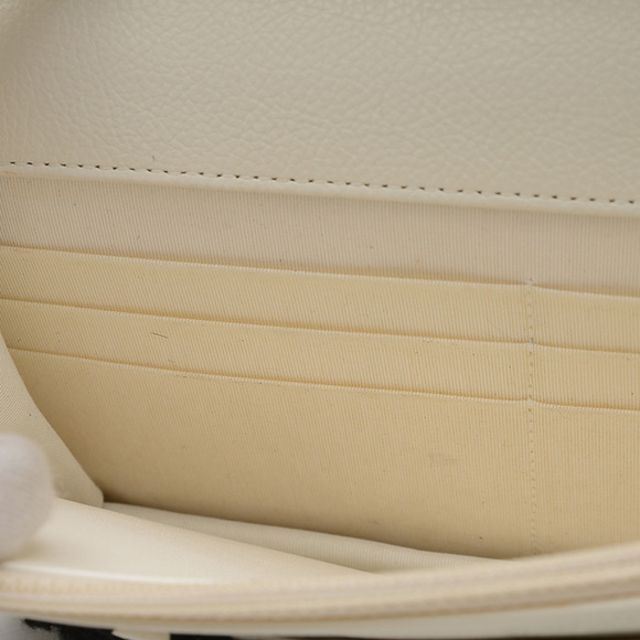 CHANEL Black Leather Wallet - Picture 7 of 10